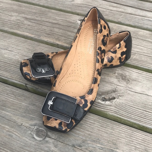 naturalizer leopard shoes